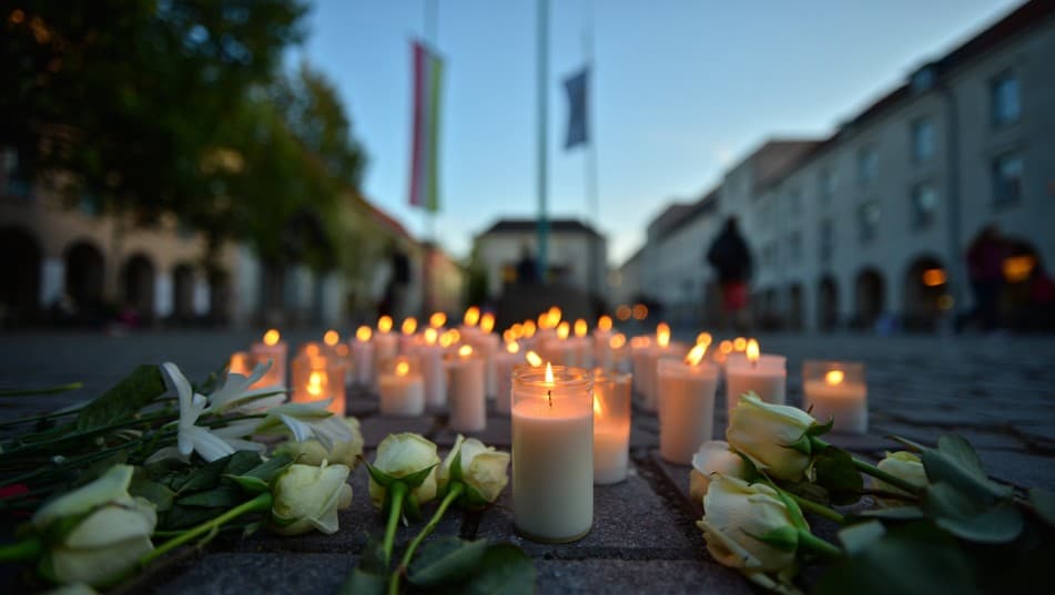 15 Dead: Gun Reform Alert