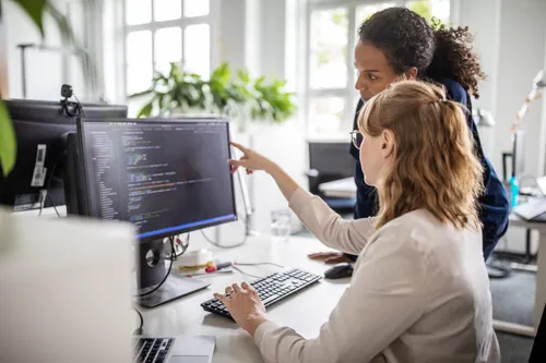 GitLab vs Oracle Stock: Which Technology Investment Offers Better Long-Term Potential?